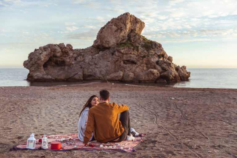 Secretos para una Escapada Romántica Perfecta en la Costa